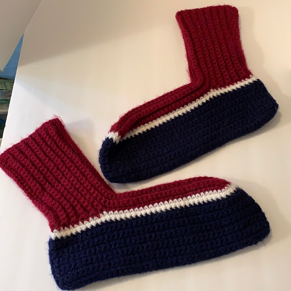 HANDMADE KNIT NAVY/BURGUNDY/WHITE SLIPPERS/SOCKS/BOOTIES/SLEEPERS ACRYLIC 12”x9”
